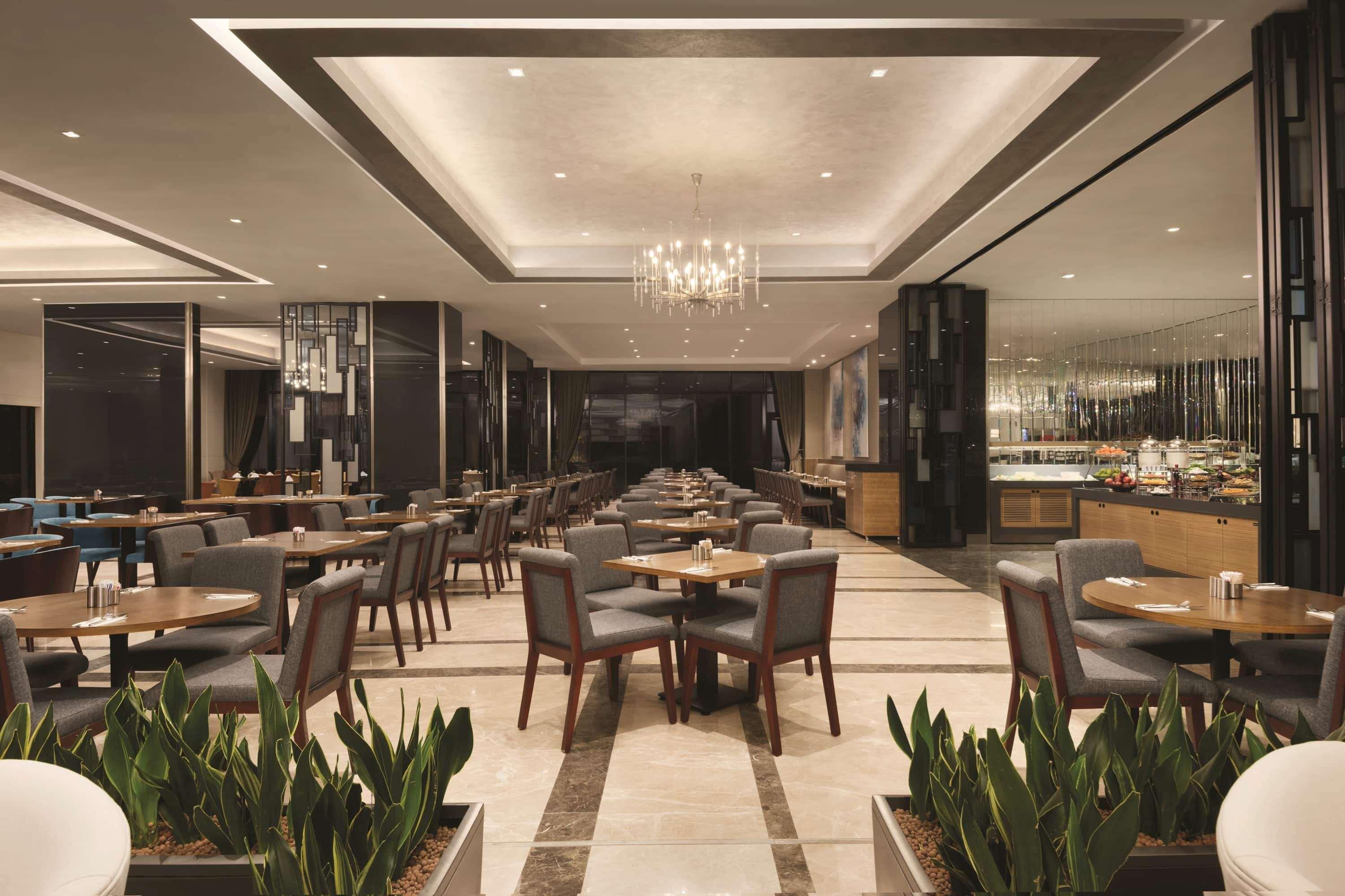 Tryp By Wyndham Istanbul Basin Ekspres Hotel Exterior foto The restaurant