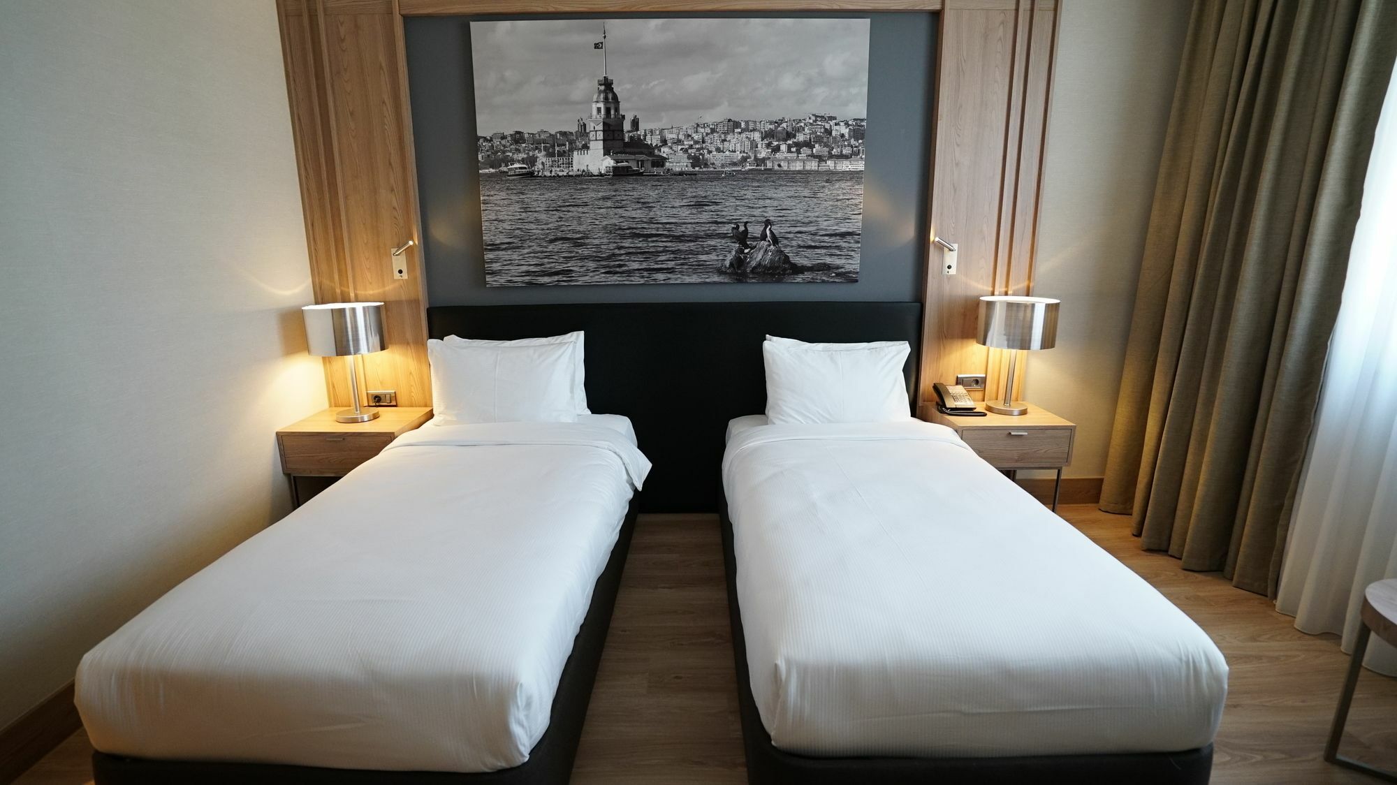 Tryp By Wyndham Istanbul Basin Ekspres Hotel Exterior foto A room at the hotel