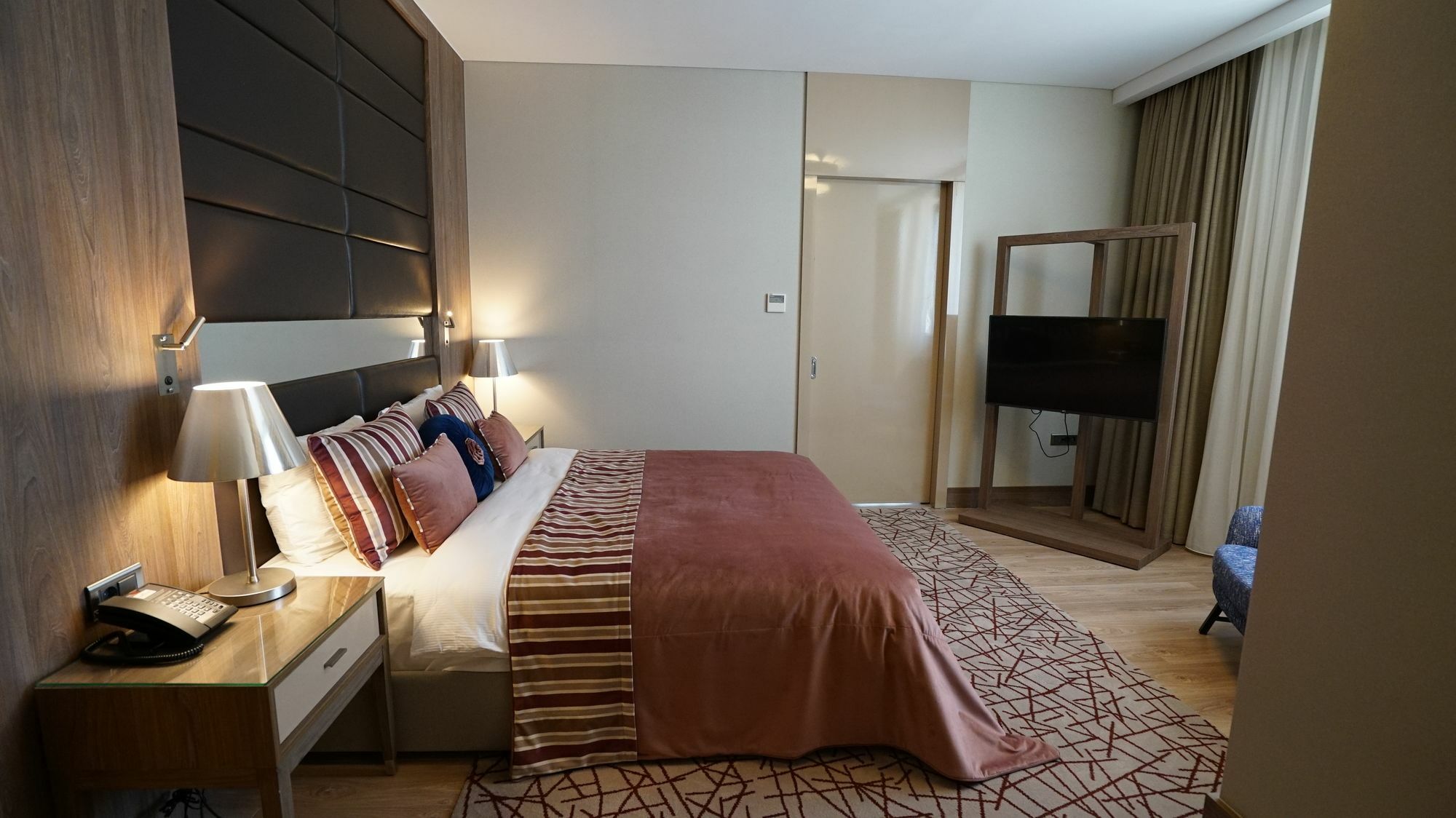 Tryp By Wyndham Istanbul Basin Ekspres Hotel Exterior foto A bedroom at the hotel