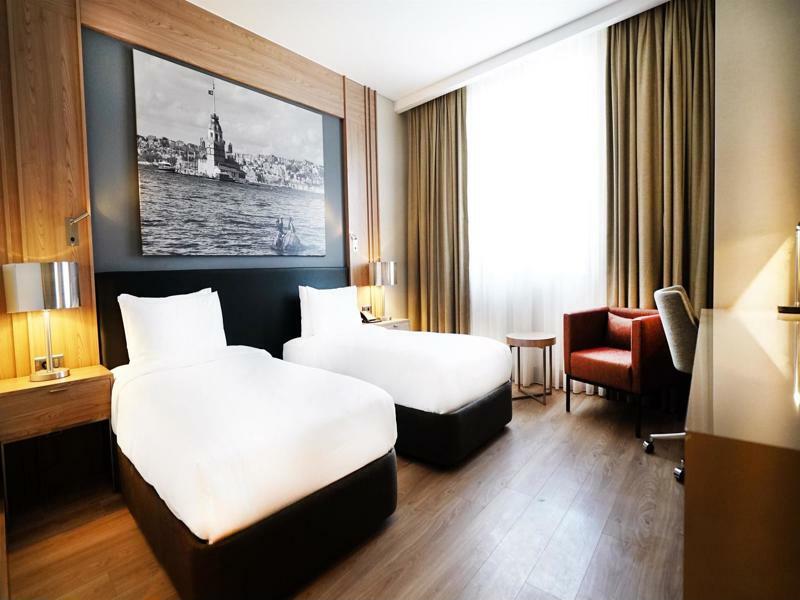 Tryp By Wyndham Istanbul Basin Ekspres Hotel Exterior foto Deluxe room