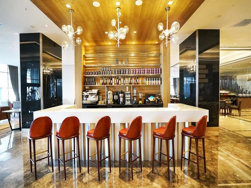 Tryp By Wyndham Istanbul Basin Ekspres Hotel Exterior foto The bar at the lounge